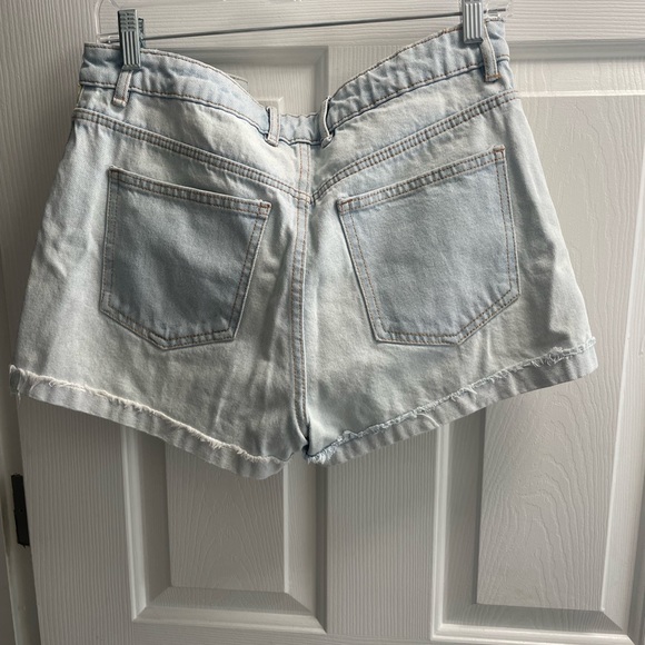 Zara Denim Shorts - Picture 3 of 4